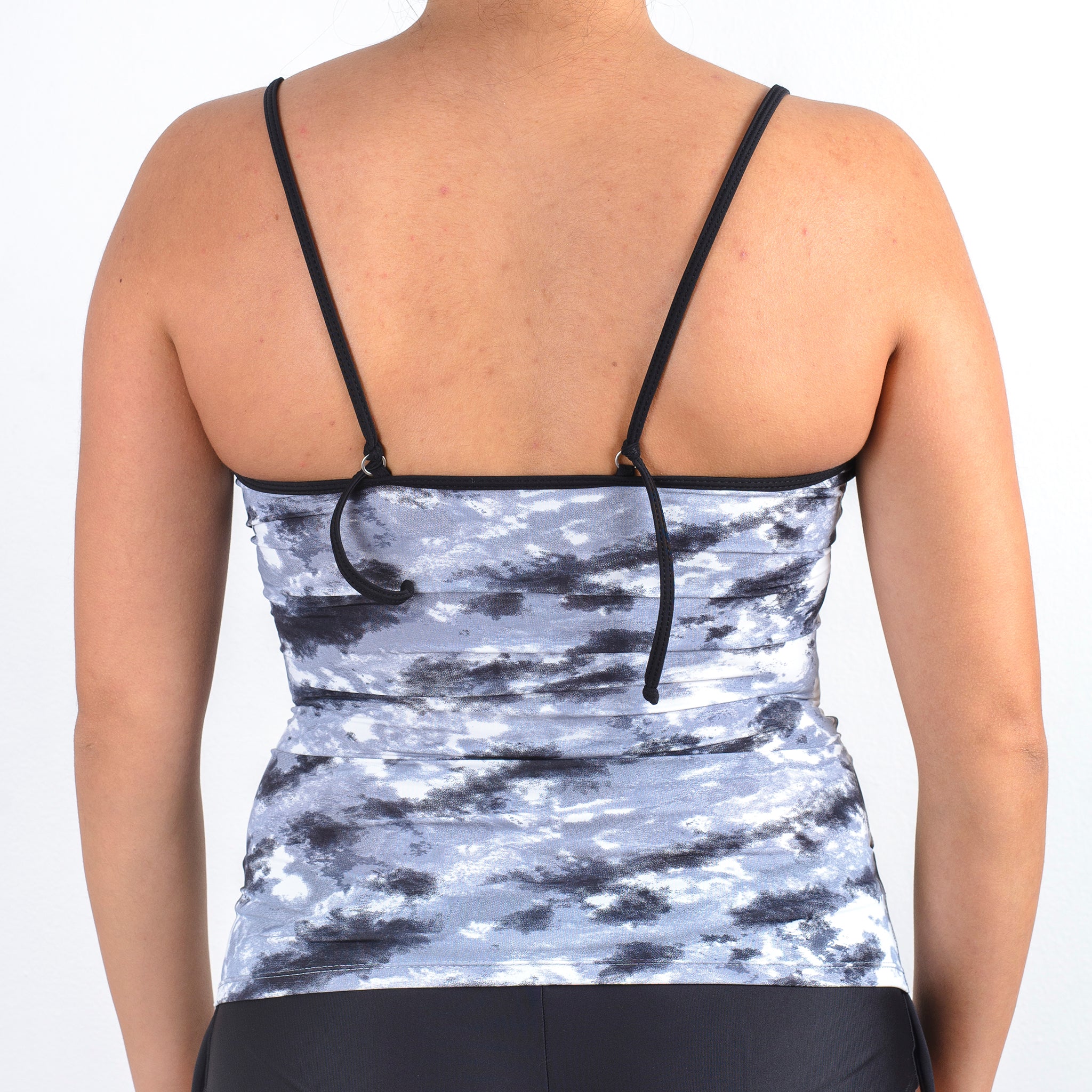 TRAJE DE BAÑO POLERA CON BARBAS Y FAJA GRIS