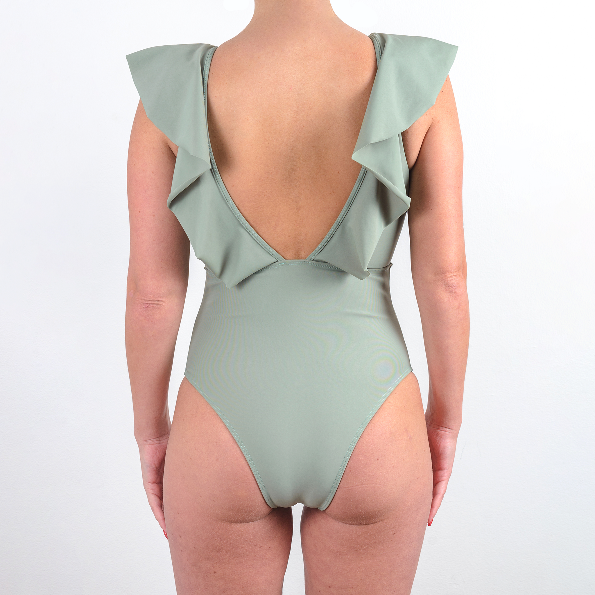 TRAJE DE BAÑO ENTERO CON VUELOS LARGOS VERDE MUSGO