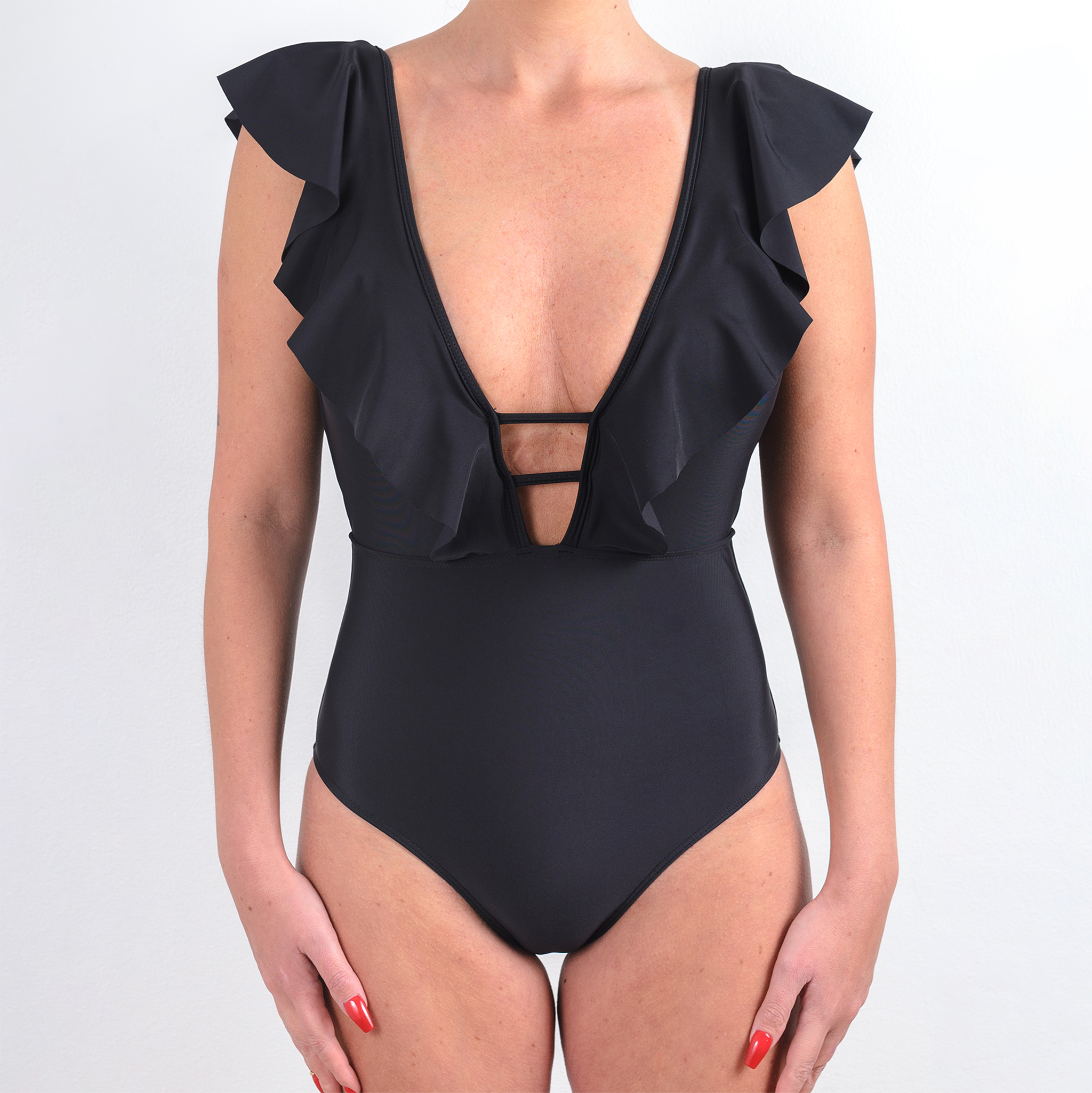TRAJE DE BAÑO ENTERO CON VUELOS LARGOS NEGRO