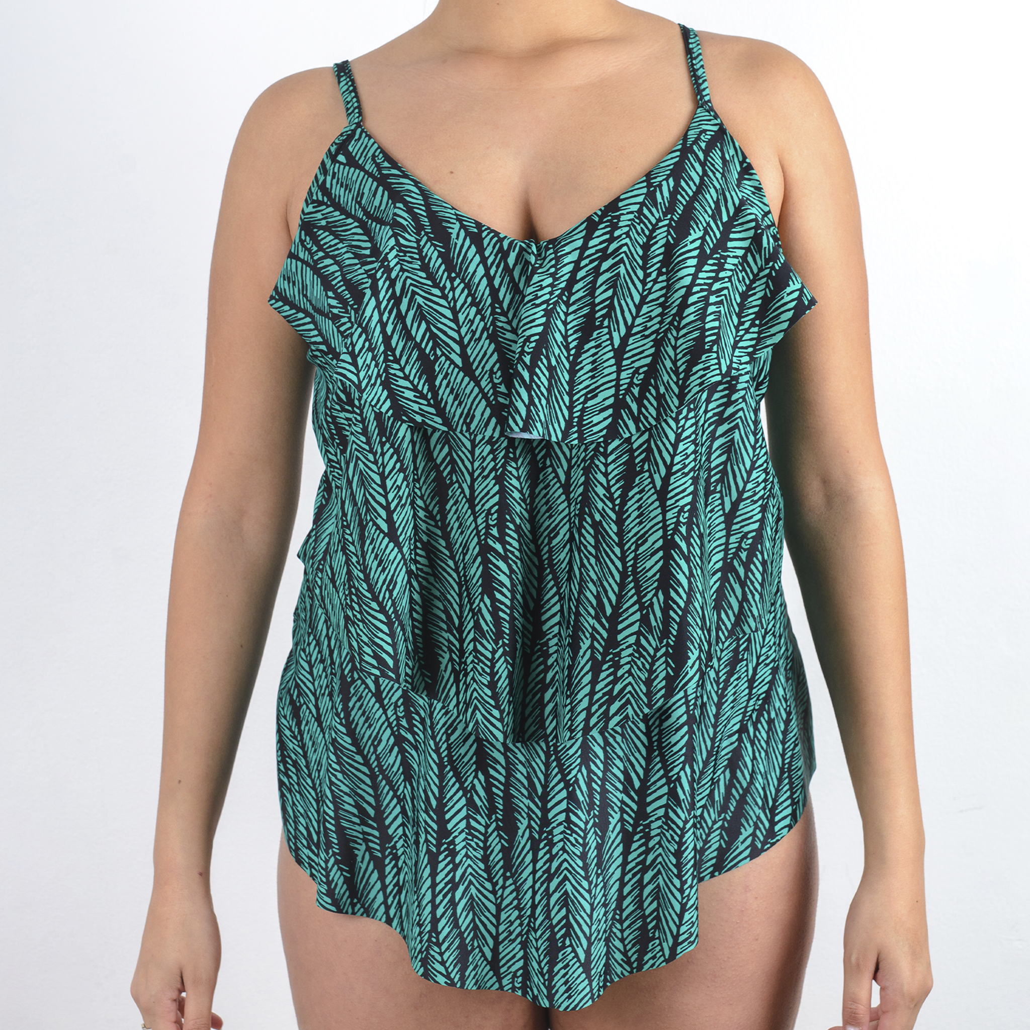 TRAJE DE BAÑO POLERA TRIPLE VUELO NEGRO CON VERDE